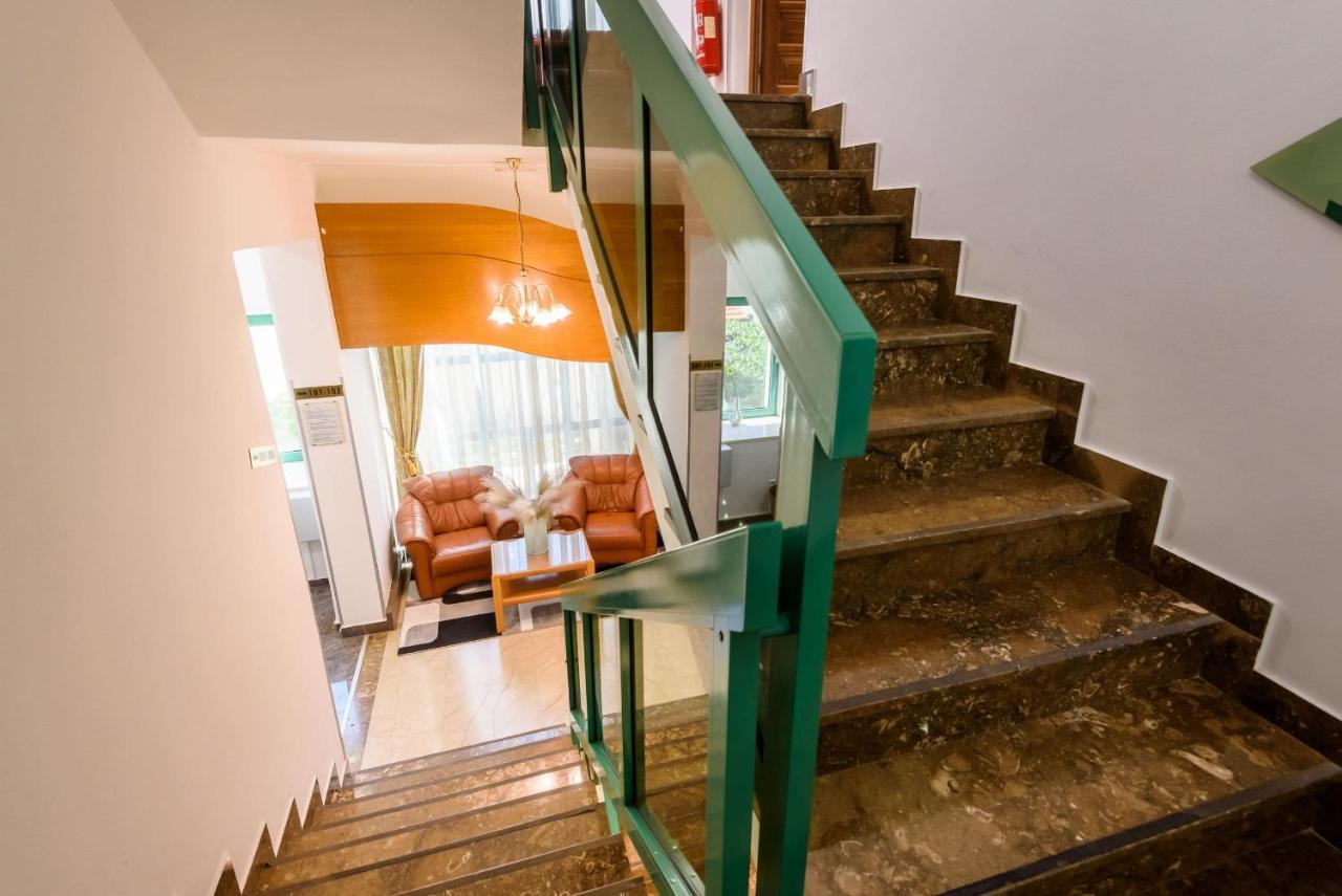 Hotel Mb Metkovic Luaran gambar