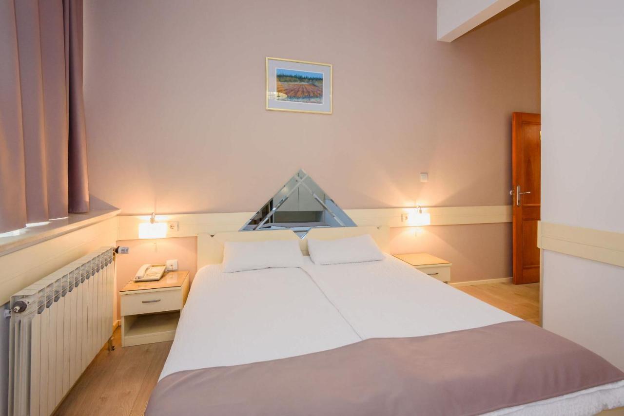 Hotel Mb Metkovic Luaran gambar