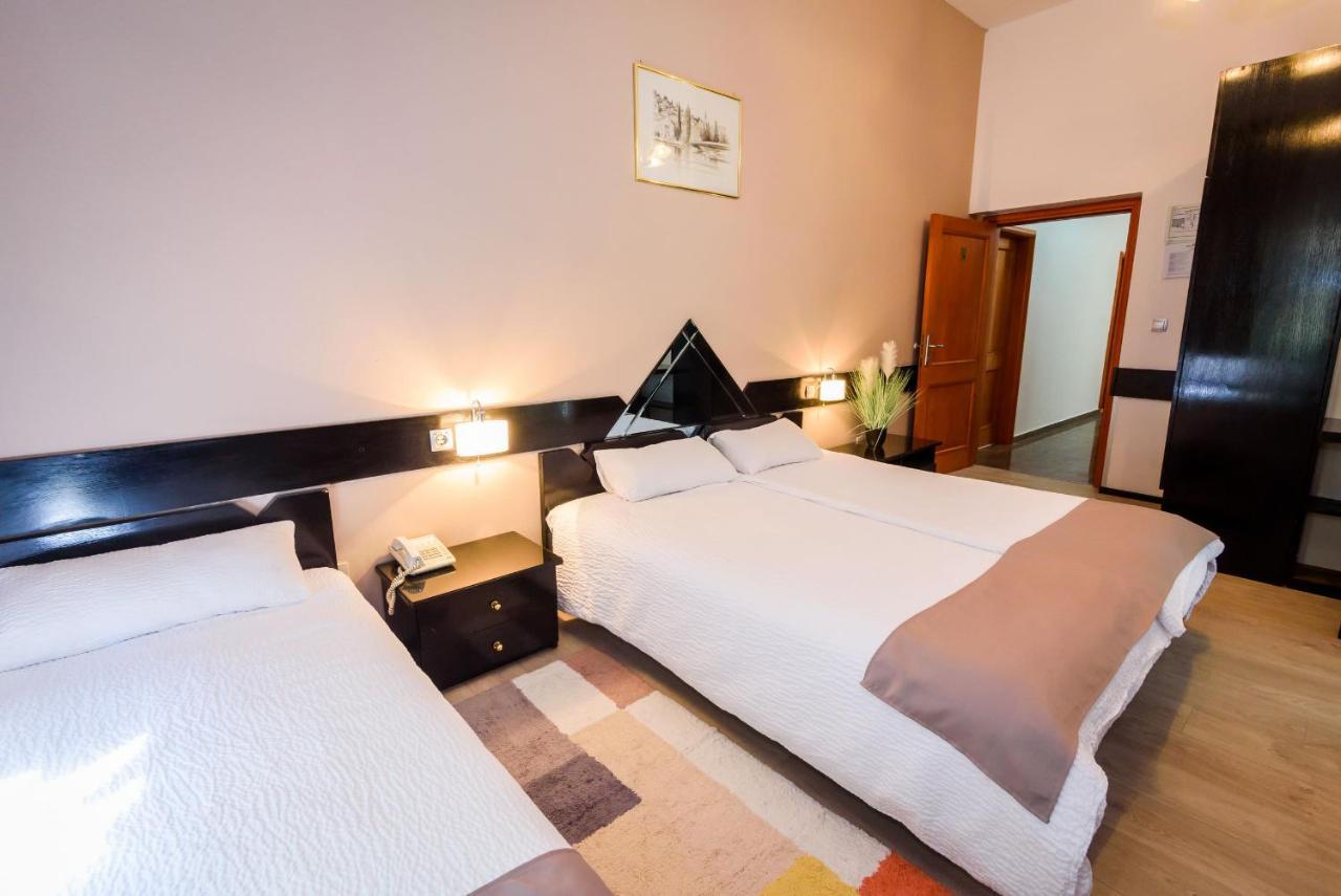 Hotel Mb Metkovic Luaran gambar