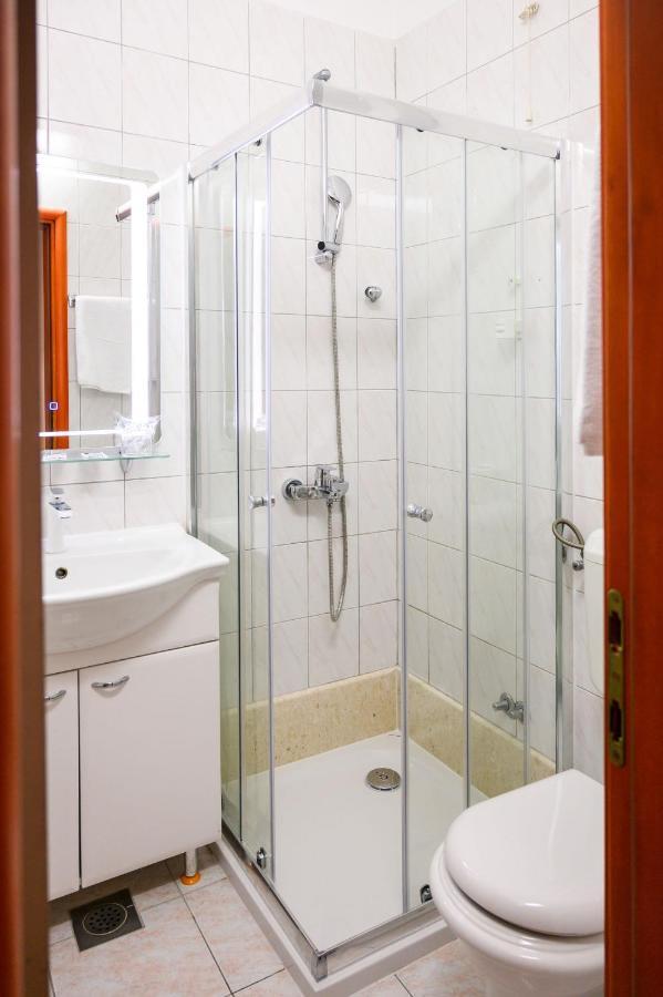 Hotel Mb Metkovic Luaran gambar